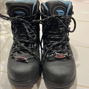 Avenger Black and Blue Safety Boots